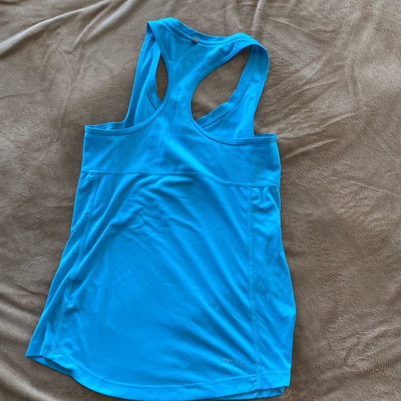 NIKE Razorback Tank - Picture 2 of 3